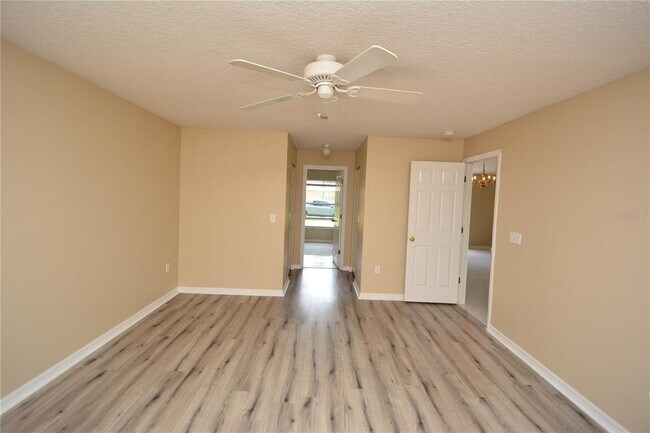 Building Photo - 12 Pine Brook Dr