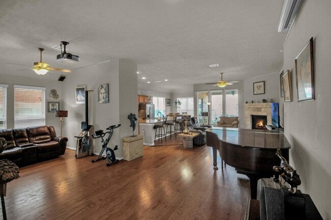 Building Photo - 3826 Pantano Ct