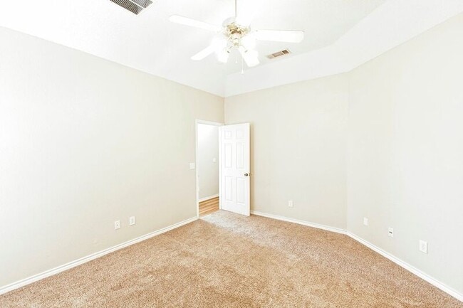 Building Photo - 10716 Trestles Rd