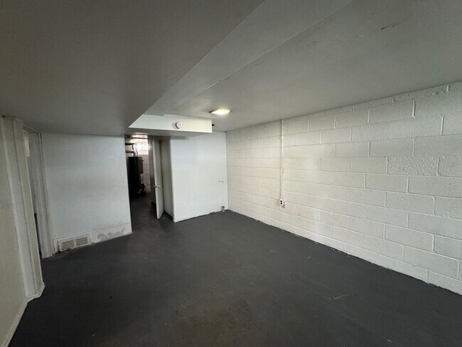 Building Photo - 14615 Stephens Rd
