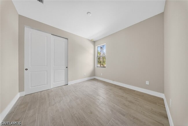 Building Photo - 1206 Moore Ave