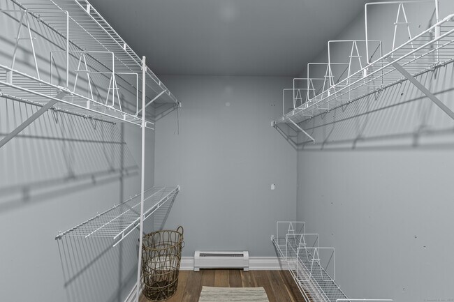 Building Photo - 36 Carriage House Dr