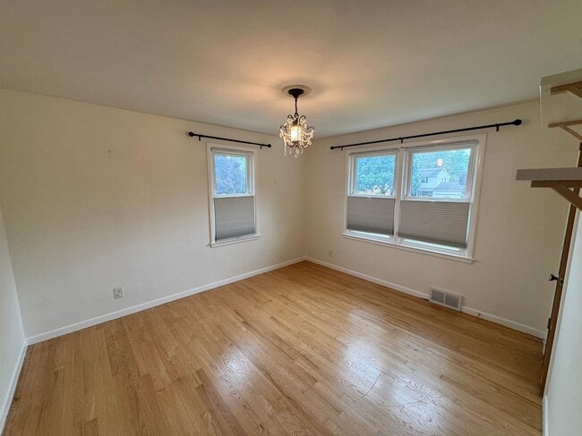 Building Photo - Adorable two story home