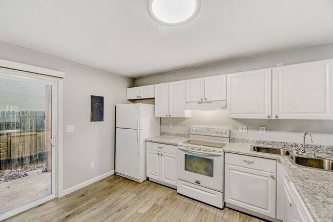 Building Photo - 1120 Mazatlan Cir