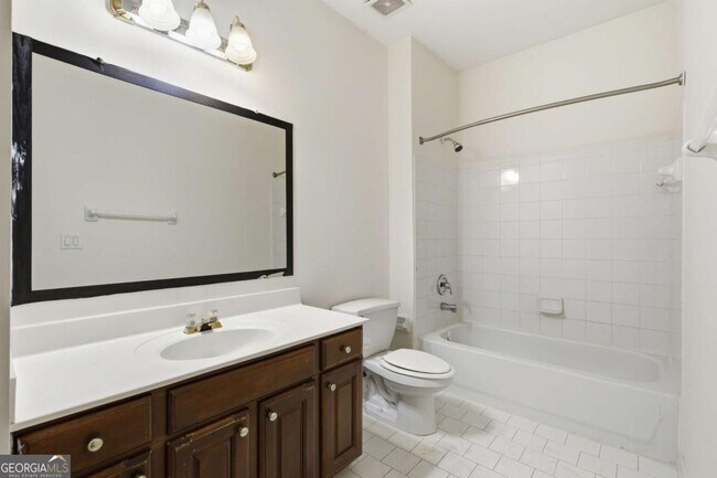 Building Photo - 1702 Clay Brooke Ct SE