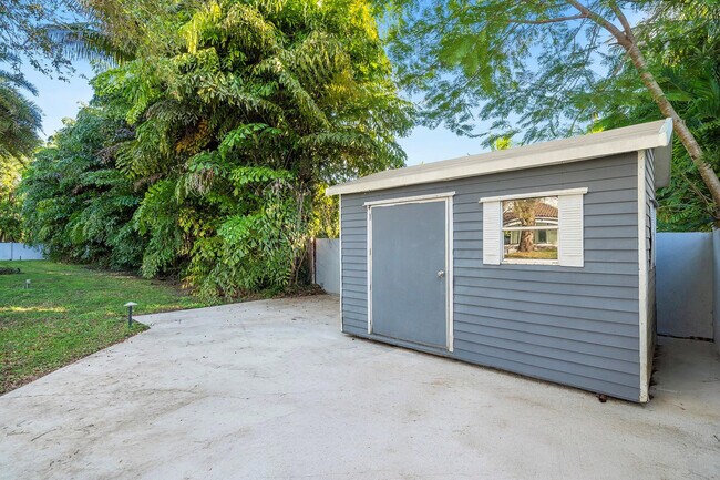 Building Photo - 10270 SW 58th St