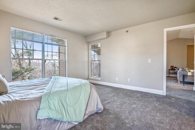 Building Photo - 45 Ashlar Hill Ct