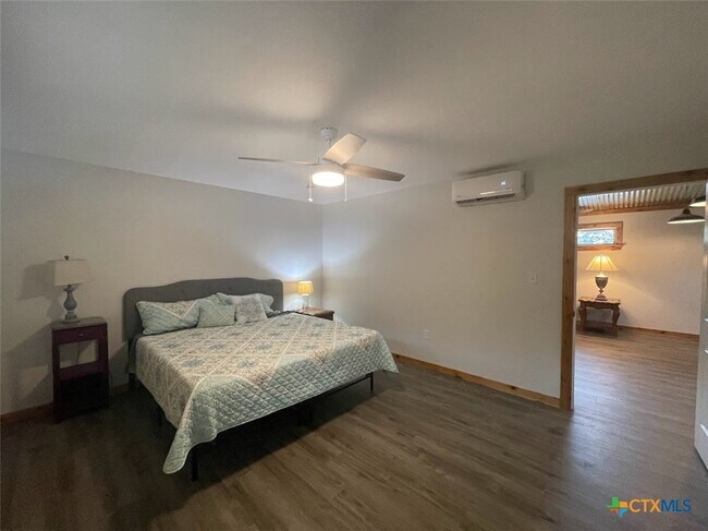 Building Photo - 789 Regina Dr