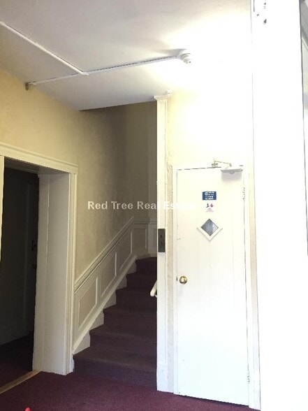 Building Photo - 1589 Beacon St
