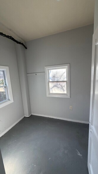 Building Photo - 2820 Pomeroy Rd SE