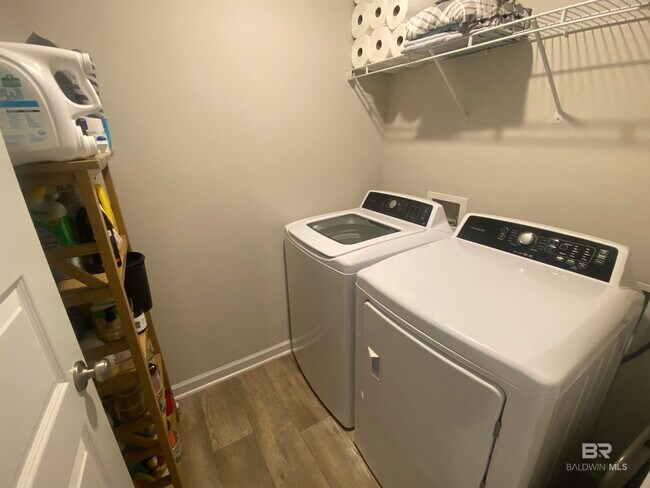 Building Photo - 26161 Gilmore Way