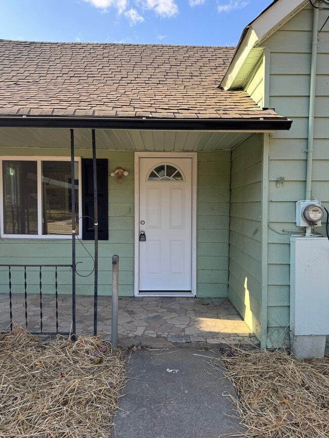 Building Photo - 1321 Brookside Ave