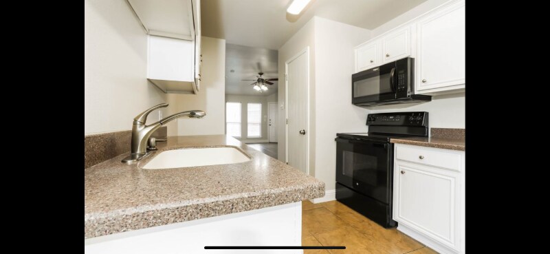 Building Photo - 500 Bryn Mawr