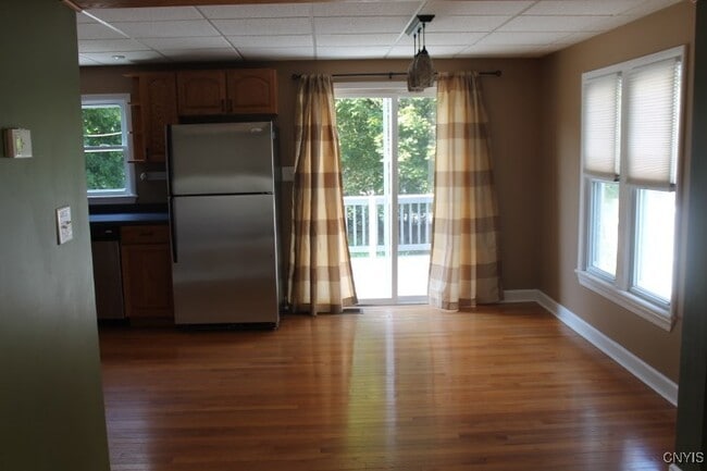 Building Photo - 375 Pawling St
