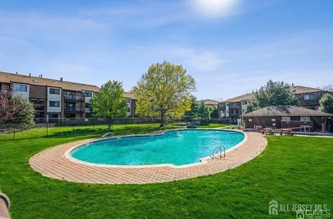Building Photo - 1502 Edison Glen Terrace