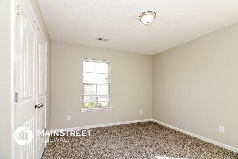Building Photo - 7395 Brentlawn Dr