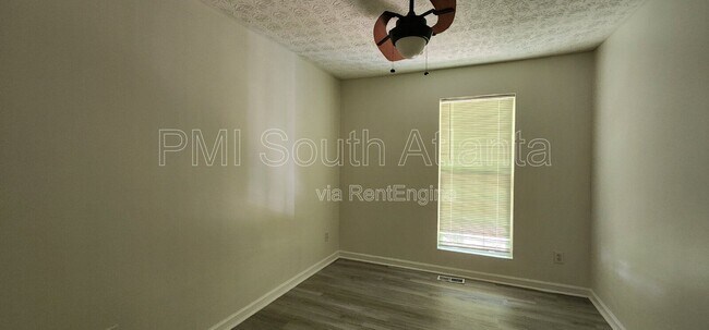 Building Photo - 3021 Waldrop Cir