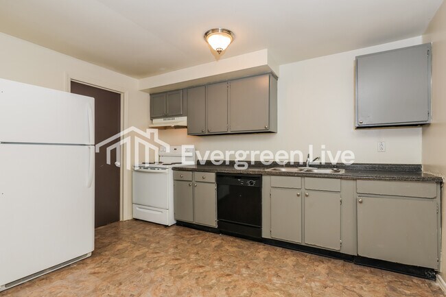 Building Photo - 7977 Mt Hood