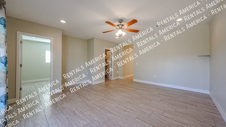 Building Photo - 3113 N 28th St