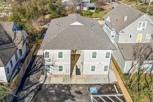 Building Photo - 1571 Court Ave