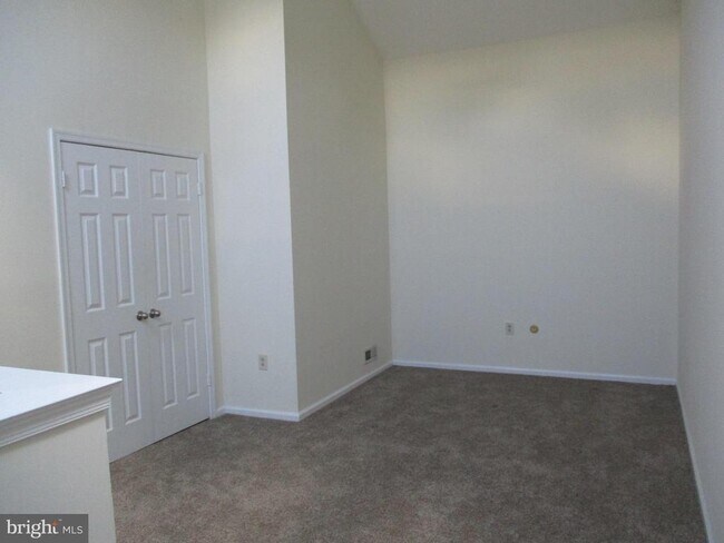 Building Photo - 814 Eagles Chase Dr