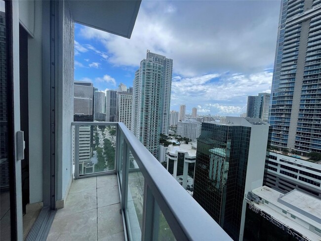 Building Photo - 1060 Brickell Ave