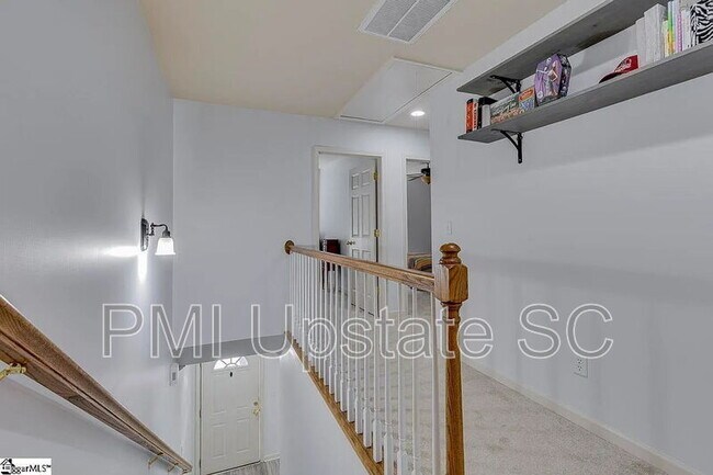 Building Photo - 1122 E Lee Rd