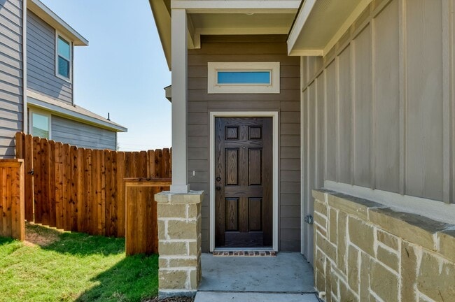 Building Photo - GORGEOUS 3 BEDROOM DUPLEX LOCATED IN MIDLOTHIAN ISD!