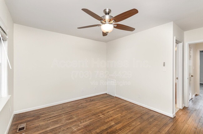 Building Photo - 449 Old Town Ct