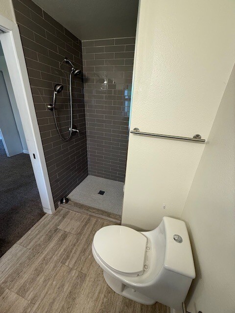 Building Photo - RARE FIND! 5 Bedroom Rambler with Fenced i...
