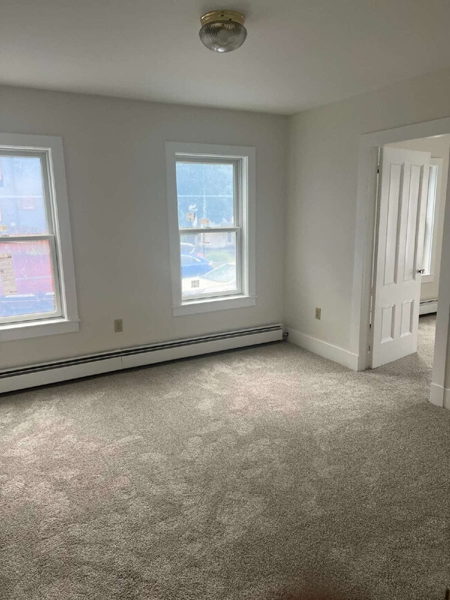 Building Photo - Newly renovated first Floor 1-Bedroom Apar...