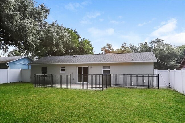 Building Photo - 116 N Buena Vista Ave