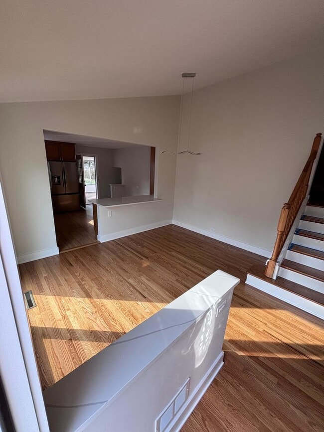 Building Photo - 532 Warren Rd