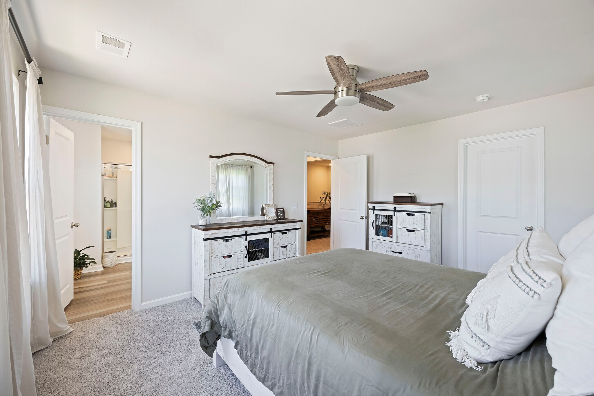 Building Photo - 210 Winding River Dr