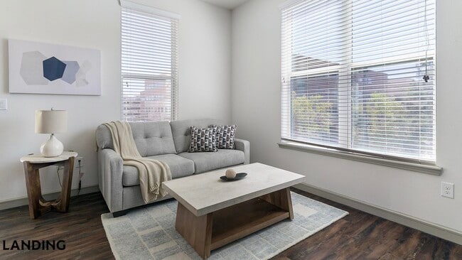 Building Photo - 1711 Caroline St