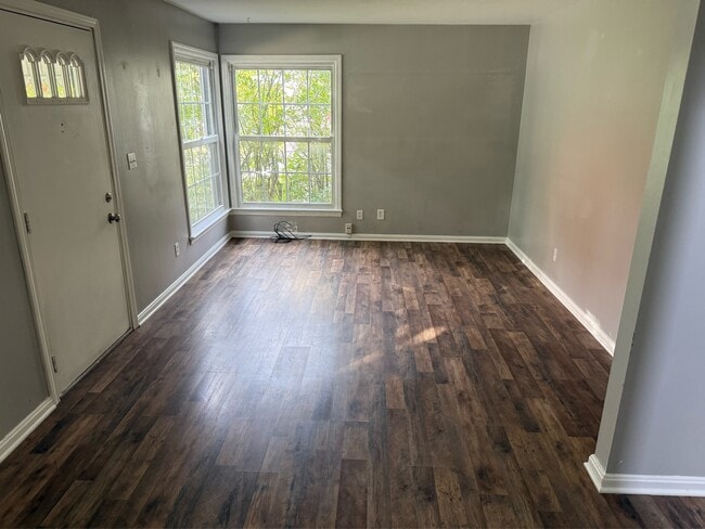 Building Photo - 1181 Hilltop Dr