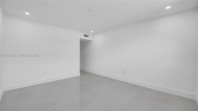 Building Photo - 6070 W 19th Ave