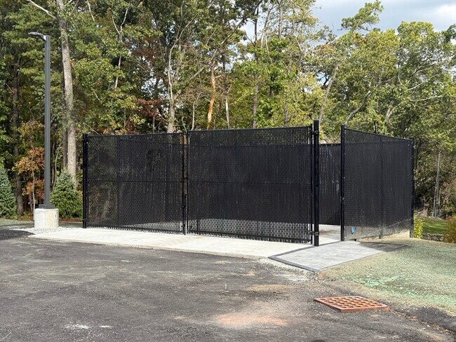 Building Photo - 251 Sladen St