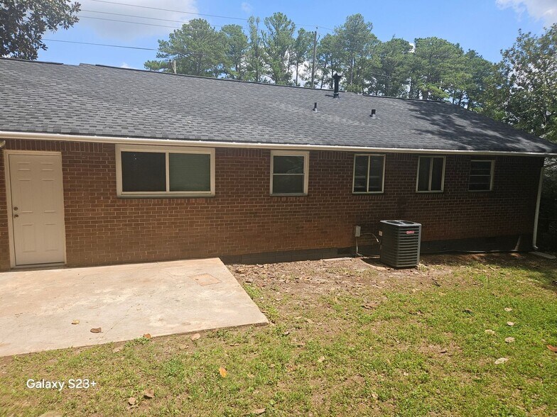 Building Photo - 62 Flint River Rd