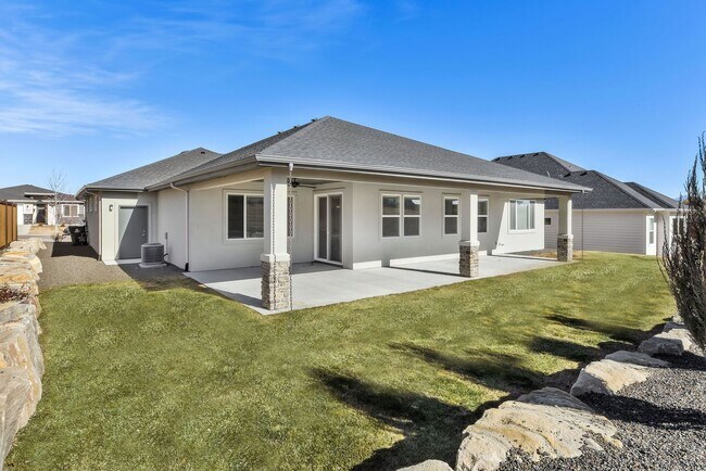 Building Photo - Coming Soon! Newer Custom built home with ...