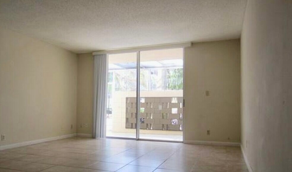 Building Photo - 406 NW 68th Ave