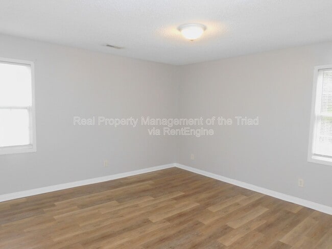 Building Photo - 1301 Nealtown Rd