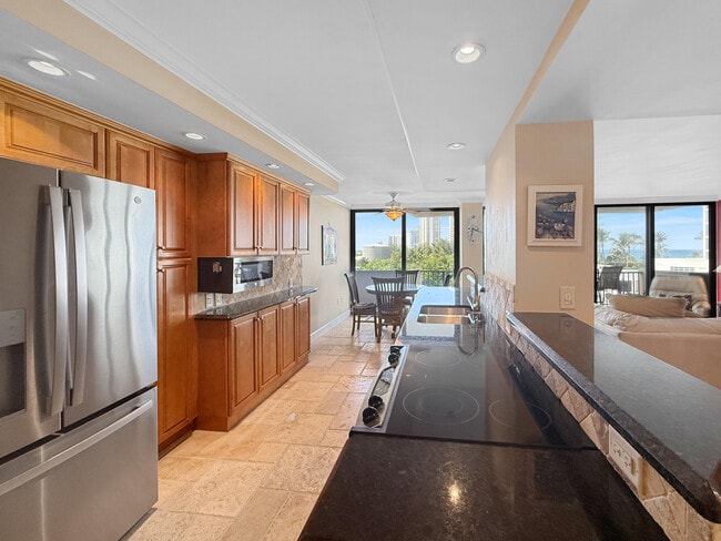Building Photo - 4200 N Ocean Dr