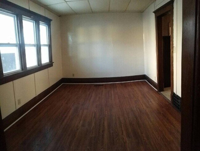 Building Photo - 203 Elmwood St