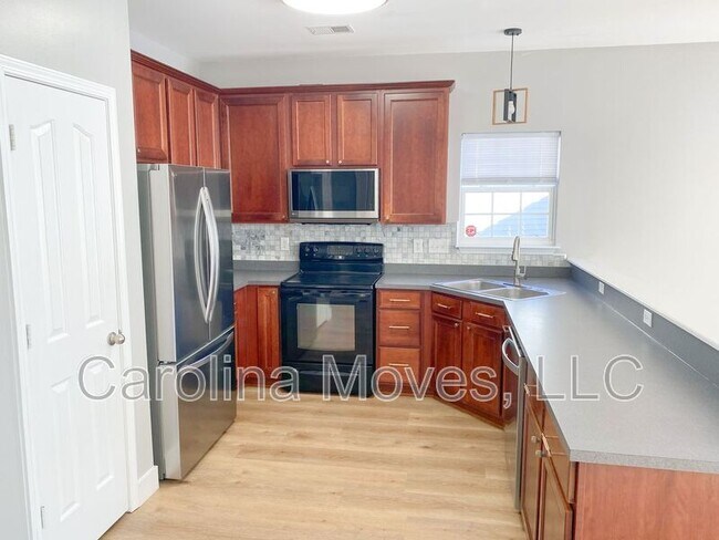 Building Photo - 11 Derry Ln