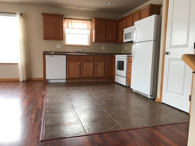 Building Photo - 3130 SW Arlan Ln