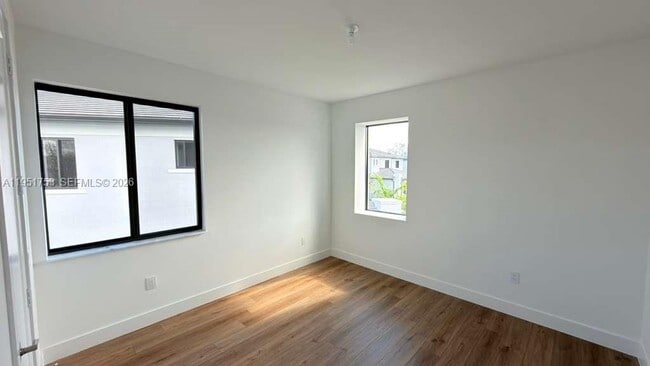 Building Photo - 19700 NE 14th Ave