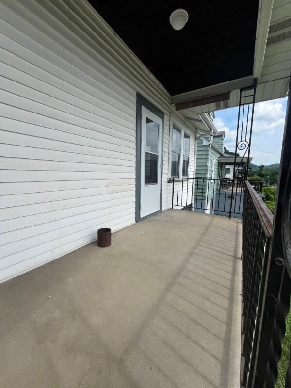 Building Photo - 36 Dorothy Ave