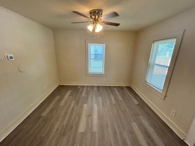 Building Photo - Cozy Two bedroom Home-Newly Renovated