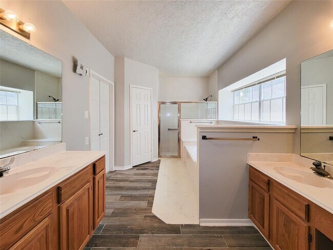 Building Photo - 8502 Canyon Pine Dr